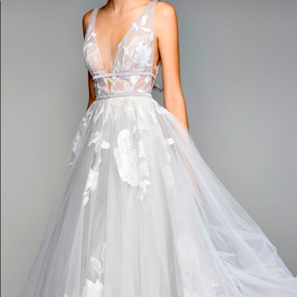 Stunning Galatea by Watters wedding dress. Never worn.